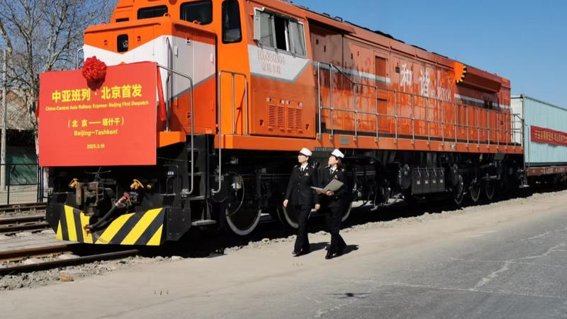 Le nouveau train de fret de Pékin stimule la croissance en Asie Le nouveau train de fret de Pékin stimule la croissance en Asie