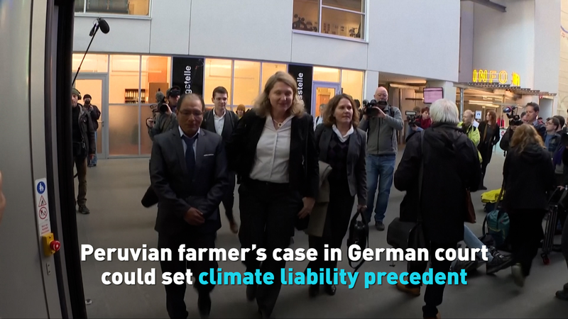 Le procès climatique de l’agriculteur péruvien Saul Lliuya atteint un tribunal allemand Le procès climatique de l'agriculteur péruvien Saul Lliuya atteint un tribunal allemand video poster