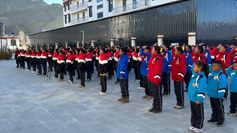 Les étudiants de Xizang touchés par le tremblement de terre entament un nouveau semestre en pleine reconstruction Les étudiants de Xizang touchés par le tremblement de terre entament un nouveau semestre en pleine reconstruction