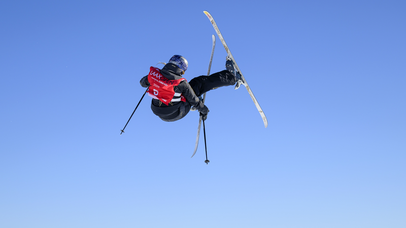 Gu Ailing brille lors de ses débuts en coupe du monde de slopestyle Gu Ailing brille lors de ses débuts en coupe du monde de slopestyle