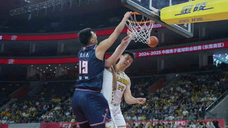 Guangdong interrompt la série de victoires de Guangsha lors d’un affrontement palpitant en CBA Guangdong interrompt la série de victoires de Guangsha lors d'un affrontement palpitant en CBA