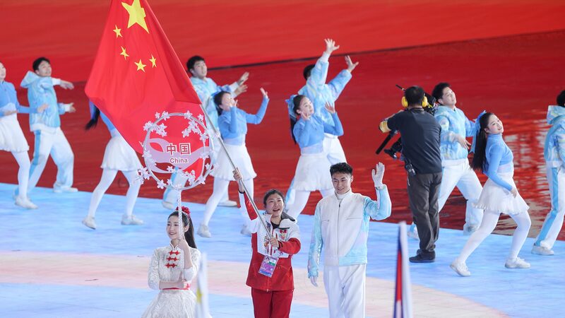Triomphe des Jeux d'Hiver en Chine : Records de Médailles et Étoiles Montantes video poster
