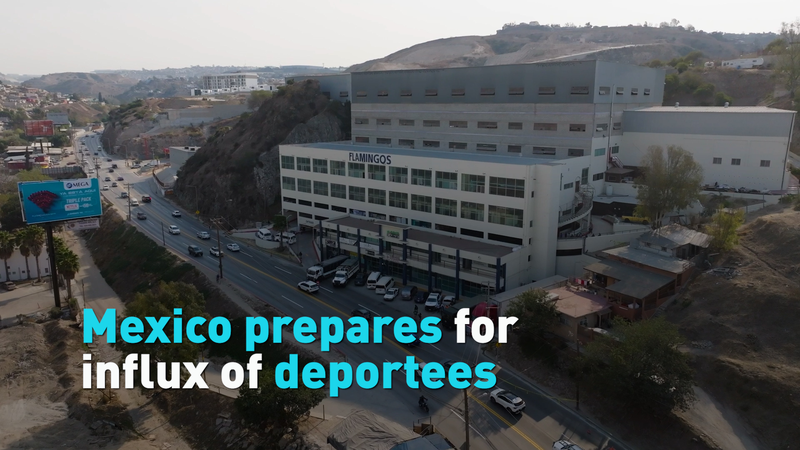Le Mexique se prépare à une vague massive de déportations Le Mexique se prépare à une vague massive de déportations video poster