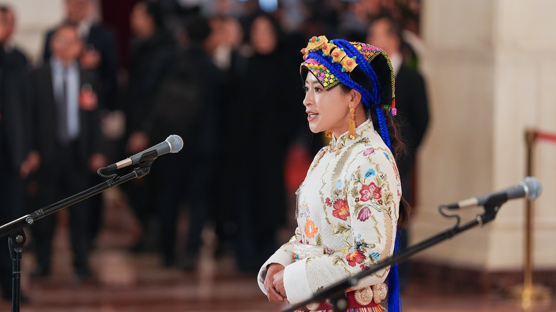 Une jeune députée défend la réforme des soins aux personnes âgées dans le Sichuan