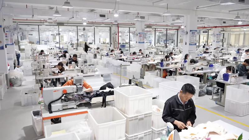 Les textiles du Guangdong adoptent le commerce électronique et la technologie face à l’incertitude commerciale Les textiles du Guangdong adoptent le commerce électronique et la technologie face à l'incertitude commerciale video poster
