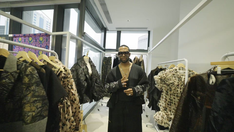 David Tlale : 'Un beau voyage' à la Shanghai Fashion Week video poster