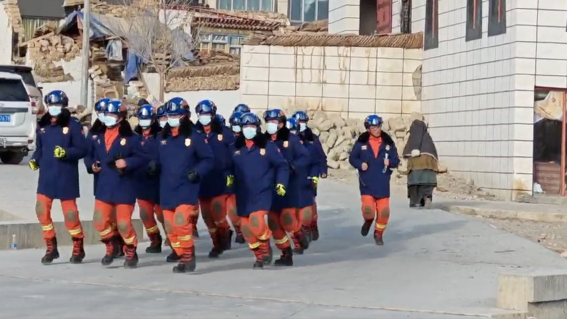 Séisme de 6,8 secoue Dingri : Les efforts de secours et de sauvetage se poursuivent Séisme de 6,8 secoue Dingri : Les efforts de secours et de sauvetage se poursuivent video poster