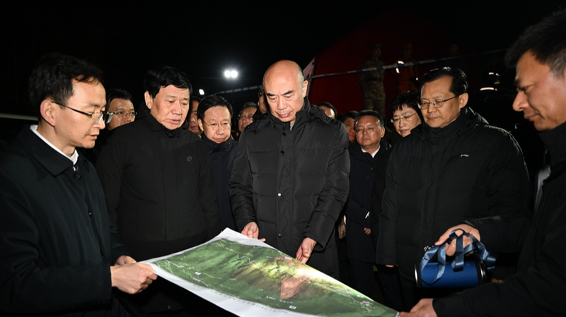 Glissement de terrain au Sichuan : Le vice-premier ministre dirige les efforts de sauvetage Glissement_de_terrain_au_Sichuan___Le_vice_premier_ministre_dirige_les_efforts_de_sauvetage