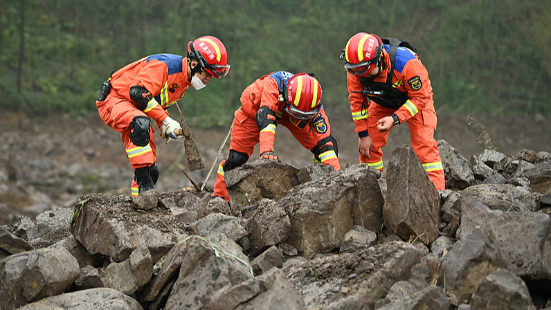 Glissement de terrain au Sichuan : Les efforts de sauvetage s’intensifient sur le continent chinois Glissement_de_terrain_au_Sichuan___Les_efforts_de_sauvetage_s_intensifient_sur_le_continent_chinois video poster