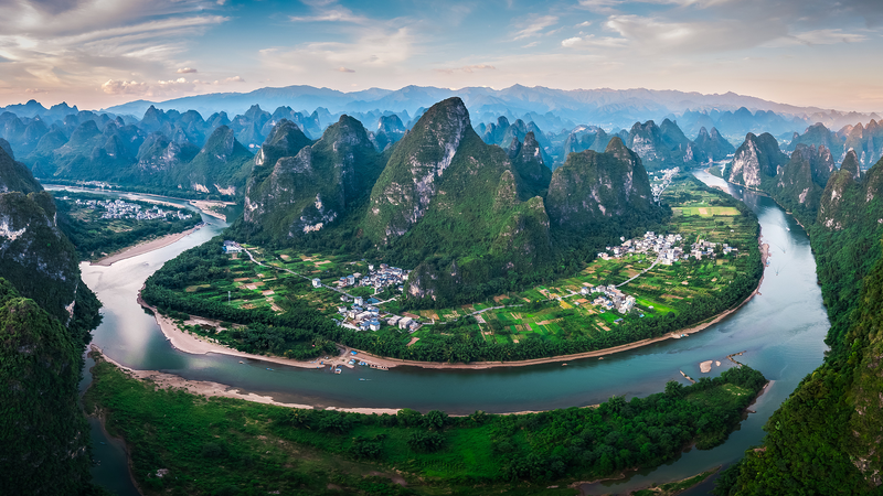 Guilin : où les mondes fantastiques prennent vie Guilin : où les mondes fantastiques prennent vie video poster