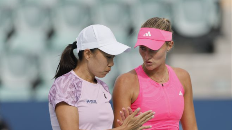 Le duo chinois progresse en demi-finales de double féminin à Dubaï