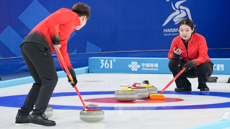 La_Chine_brille_en_curling_en_double_mixte_aux_Jeux_asiatiques_d_hiver