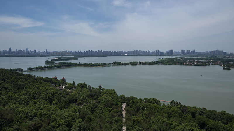 La Terrasse Chutian de Wuhan : Une Fusion d’Histoire et de Charme Urbain La_Terrasse_Chutian_de_Wuhan___Une_Fusion_d_Histoire_et_de_Charme_Urbain