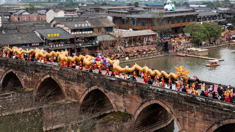 Le_festival_du_printemps_stimule_une_croissance_record_du_tourisme_chinois