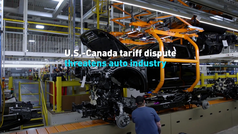 L’échéance des droits de douane approche, l’industrie automobile se prépare à l’impact L'échéance des droits de douane approche, l'industrie automobile se prépare à l'impact video poster