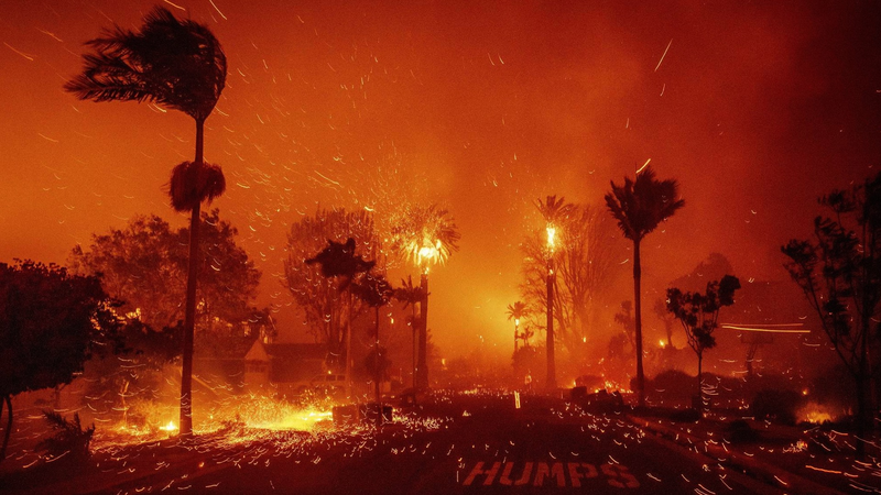 Incendie déclenche une urgence à Pacific Palisades Incendie déclenche une urgence à Pacific Palisades video poster