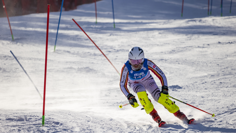 Frissons du ski alpin aux 9èmes Jeux asiatiques d'hiver
