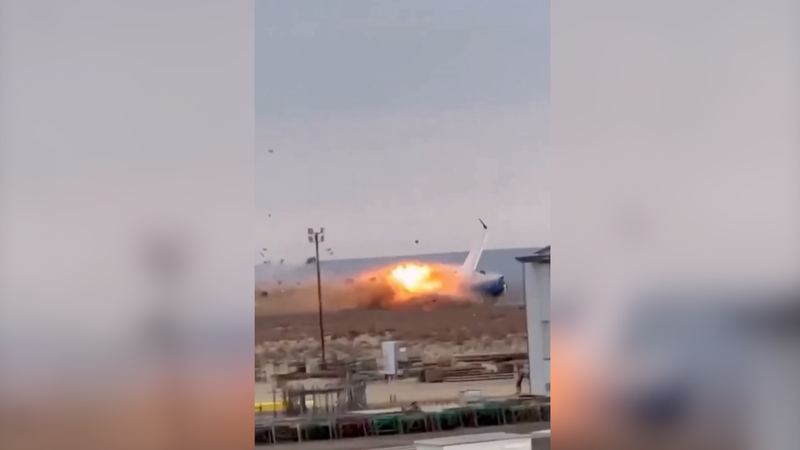 Crash tragique d'un avion azerbaïdjanais au Kazakhstan fait 38 morts video poster