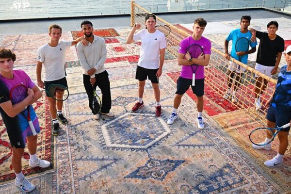 Shang affronte Van Assche dans une ouverture palpitante des finales ATP Shang_affronte_Van_Assche_dans_une_ouverture_palpitante_des_finales_ATP