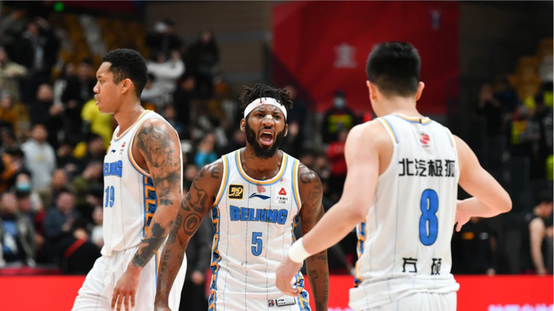 Les Ducks de Pékin battent de justesse les Loongs de Shanxi dans une victoire palpitante en prolongation