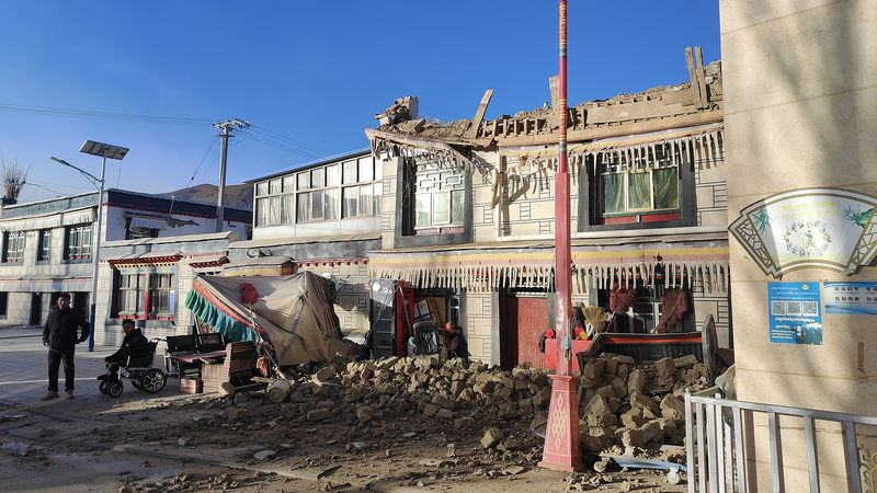 Tremblement de terre de 6,8 au Xizang : Efforts de sauvetage dans des conditions glaciales Tremblement_de_terre_de_6_8_au_Xizang___Efforts_de_sauvetage_dans_des_conditions_glaciales video poster