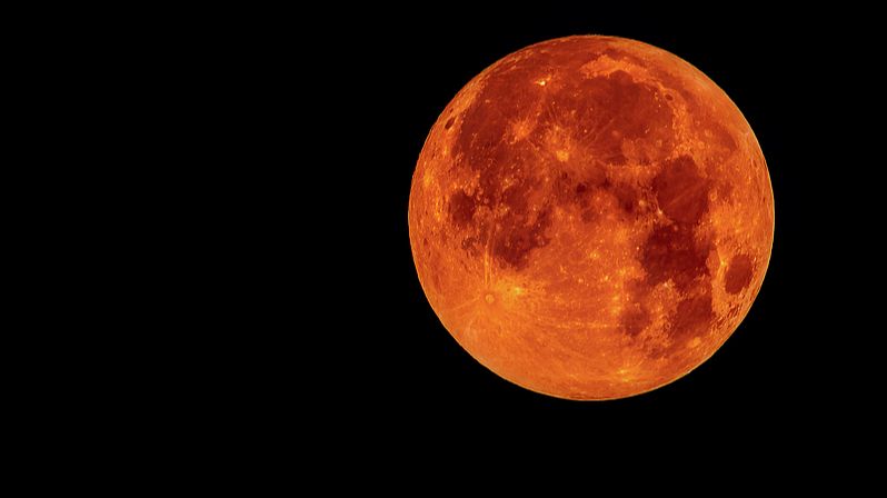 Éclipse spectaculaire de la lune de sang éclaire la nuit Éclipse spectaculaire de la lune de sang éclaire la nuit video poster