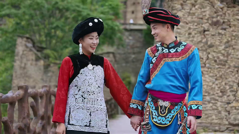 Un Mariage Magnifique : Traditions Uniques sur le Continent Chinois Un_Mariage_Magnifique___Traditions_Uniques_sur_le_Continent_Chinois video poster
