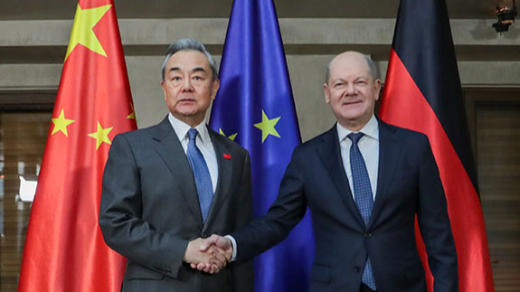La Chine Défend le Libre-Échange et des Liens Plus Profonds avec l’Allemagne La Chine Défend le Libre-Échange et des Liens Plus Profonds avec l'Allemagne