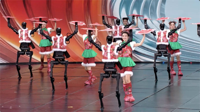 Les robots humanoïdes apportent la magie du Yangko au gala du festival du printemps Les robots humanoïdes apportent la magie du Yangko au gala du festival du printemps video poster