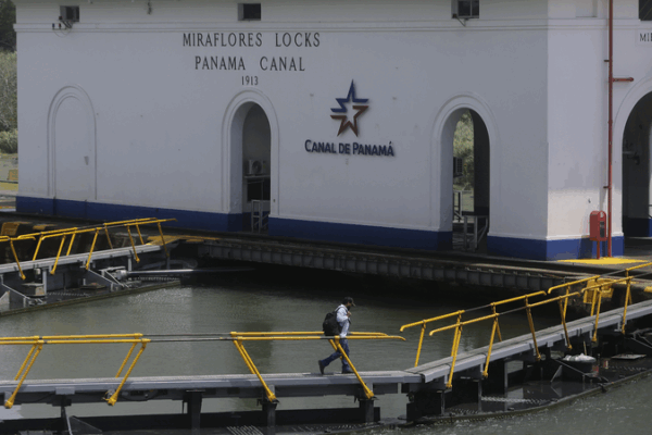 L’Université du Panama dénonce l’ingérence américaine dans le canal de Panama L'Université du Panama dénonce l'ingérence américaine dans le canal de Panama
