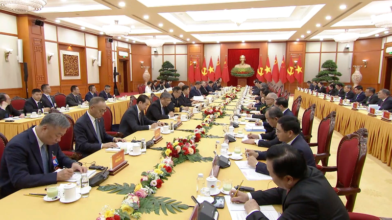Xi et To Lam célèbrent un partenariat de 75 ans pour la paix video poster