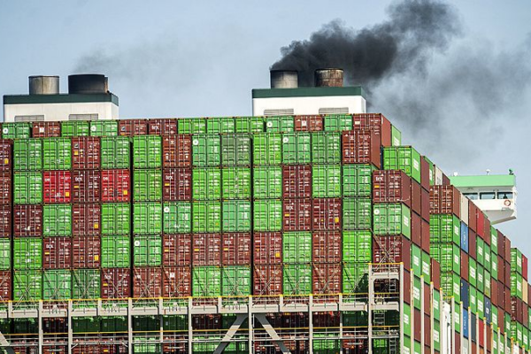 34% de Tarif sur les Importations Américaines : Un Nouveau Tournant dans le Commerce Mondial 34% de Tarif sur les Importations Américaines : Un Nouveau Tournant dans le Commerce Mondial video poster