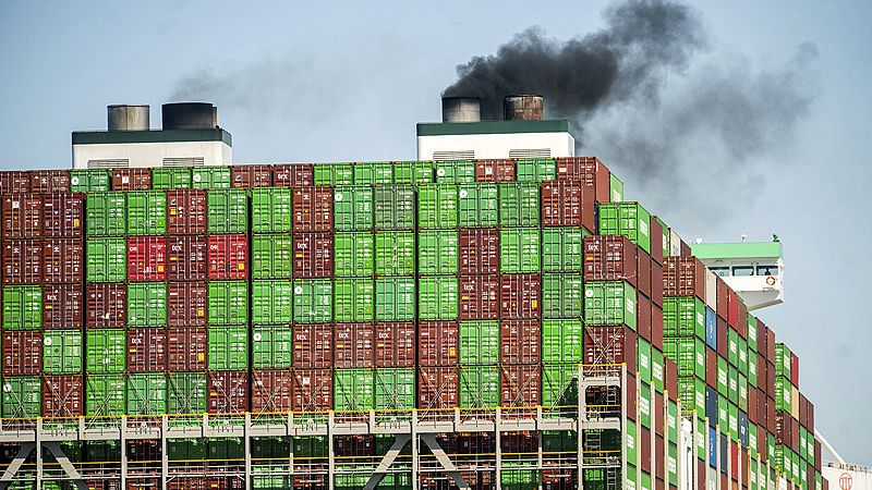 34% de Tarif sur les Importations Américaines : Un Nouveau Tournant dans le Commerce Mondial video poster