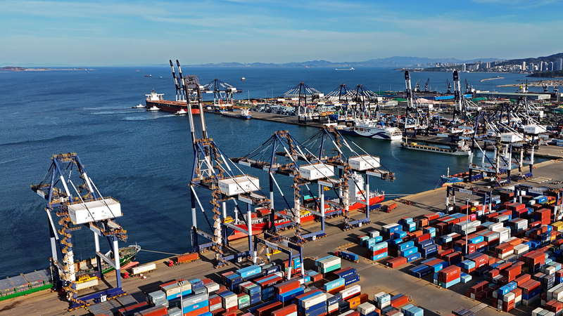 Les tarifs douaniers de Trump marginalisent les États-Unis dans le commerce mondial