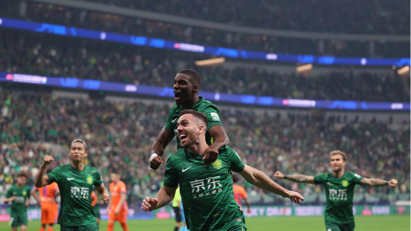 Pékin Guoan à 10 écrase Shandong Taishan à 9, 6-1
