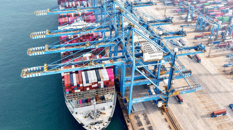 Port sûr : Chine continentale guide le commerce mondial en période turbulente