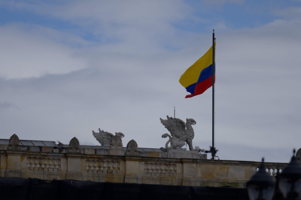 Les Colombiens adoptent une vie sans enfants dans un contexte de baisse des taux de natalité Les Colombiens adoptent une vie sans enfants dans un contexte de baisse des taux de natalité video poster