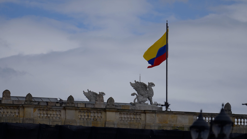 Les Colombiens adoptent une vie sans enfants dans un contexte de baisse des taux de natalité video poster