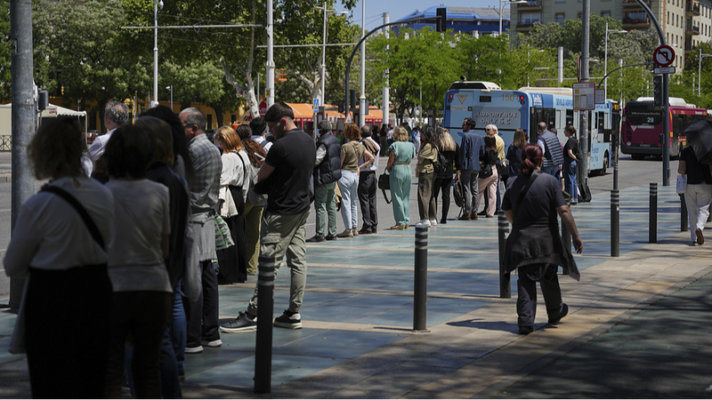 Barcelone se bat après une énorme panne en Espagne et au Portugal video poster