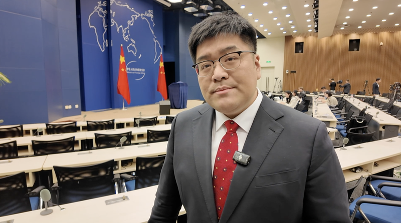 La réponse audacieuse de Pékin à l'augmentation de 84 % des tarifs américains video poster