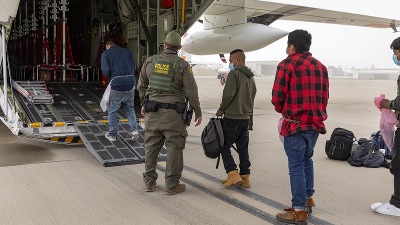 La répression de l’immigration entrave la prévention de la grippe aviaire dans les fermes américaines La répression de l'immigration entrave la prévention de la grippe aviaire dans les fermes américaines