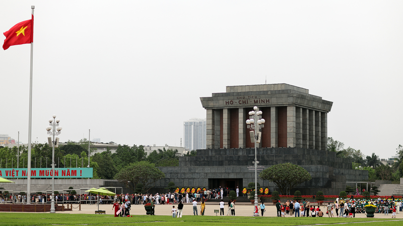 Xi Jinping termine une visite d'État dynamique au Vietnam