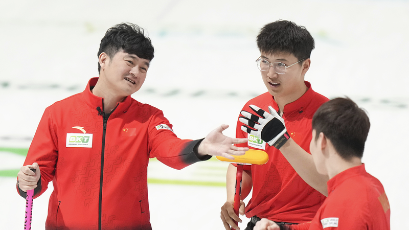 La Chine bat l'Écosse 9-2 pour se qualifier pour les playoffs du championnat mondial de curling