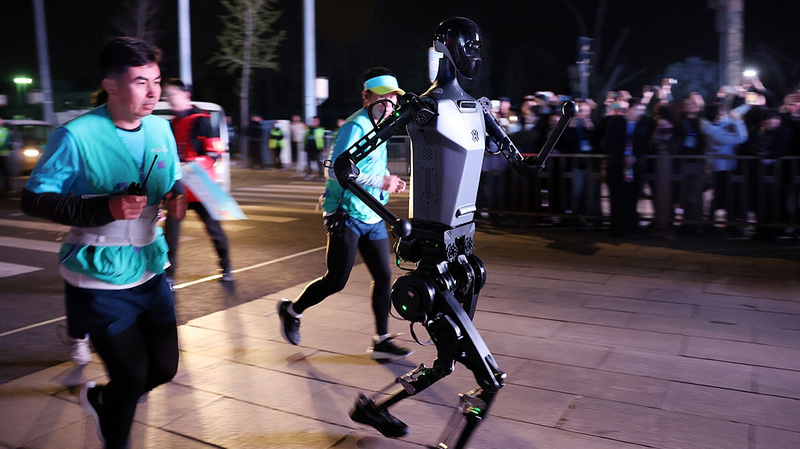 Les robots humanoïdes participent au premier semi-marathon Les robots humanoïdes participent au premier semi-marathon