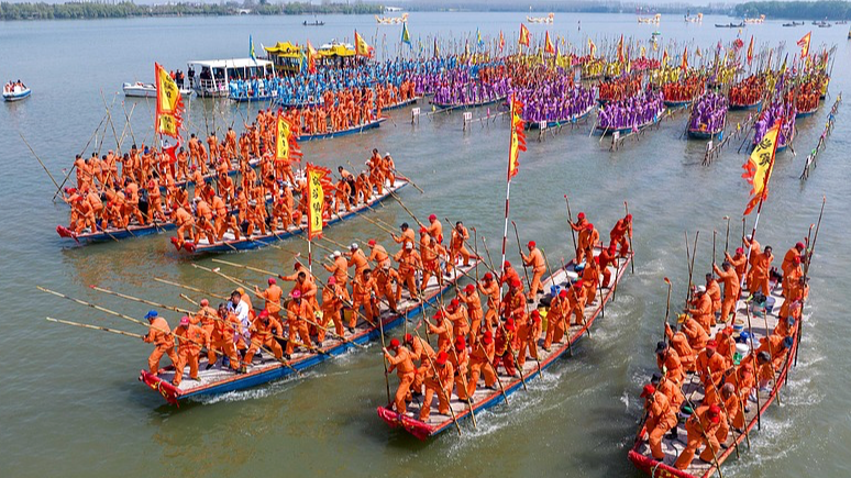 Festival de bateaux de Qintong éclabousse la tradition sur les eaux du Jiangsu