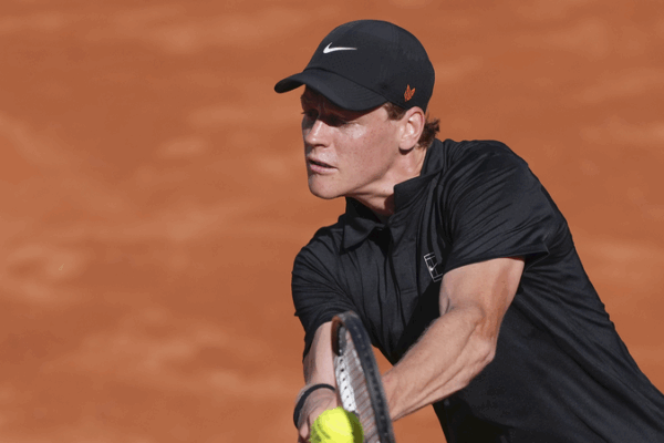 Sinner dépasse De Jong pour atteindre les huitièmes de finale de l’Open d’Italie Sinner dépasse De Jong pour atteindre les huitièmes de finale de l'Open d'Italie