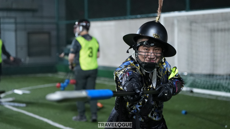Combat sur les toits : Jeu de combat aux armes froides à Shanghai Combat sur les toits : Jeu de combat aux armes froides à Shanghai