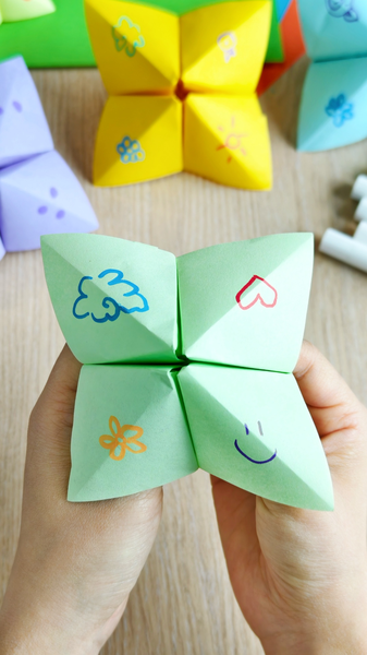 Fabriquez un jeu de prédictions en papier : Revivez les plaisirs de l’enfance étape par étape Fabriquez un jeu de prédictions en papier : Revivez les plaisirs de l'enfance étape par étape video poster