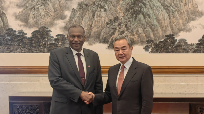 Wang Yi rencontre le ministre des Affaires étrangères du Soudan Omer Siddiq à Pékin pour renforcer les liens Wang Yi rencontre le ministre des Affaires étrangères du Soudan Omer Siddiq à Pékin pour renforcer les liens