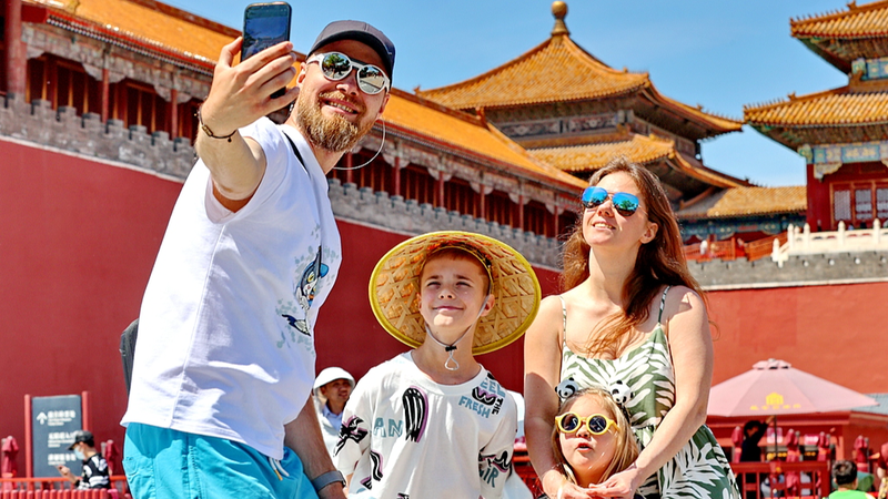 Des voyageurs du monde entier se rendent au musée du Palais de Pékin Des voyageurs du monde entier se rendent au musée du Palais de Pékin